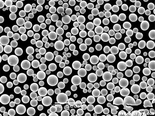 rozpylony proszek metalu